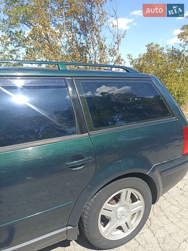 Универсал Volkswagen Passat 1998 в Одессе