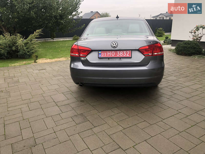 Седан Volkswagen Passat 2015 в Луцке