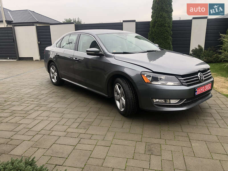 Седан Volkswagen Passat 2015 в Луцке