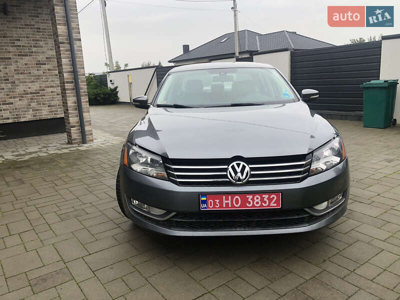 Седан Volkswagen Passat 2015 в Луцке