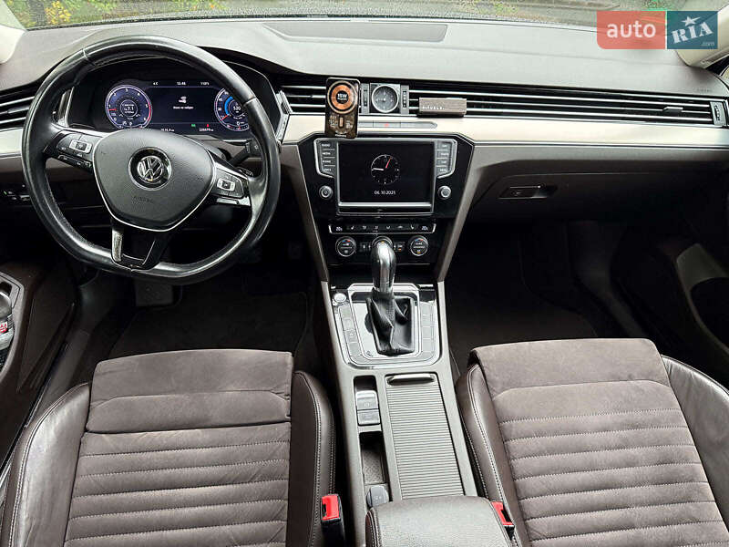 Седан Volkswagen Passat 2015 в Киеве