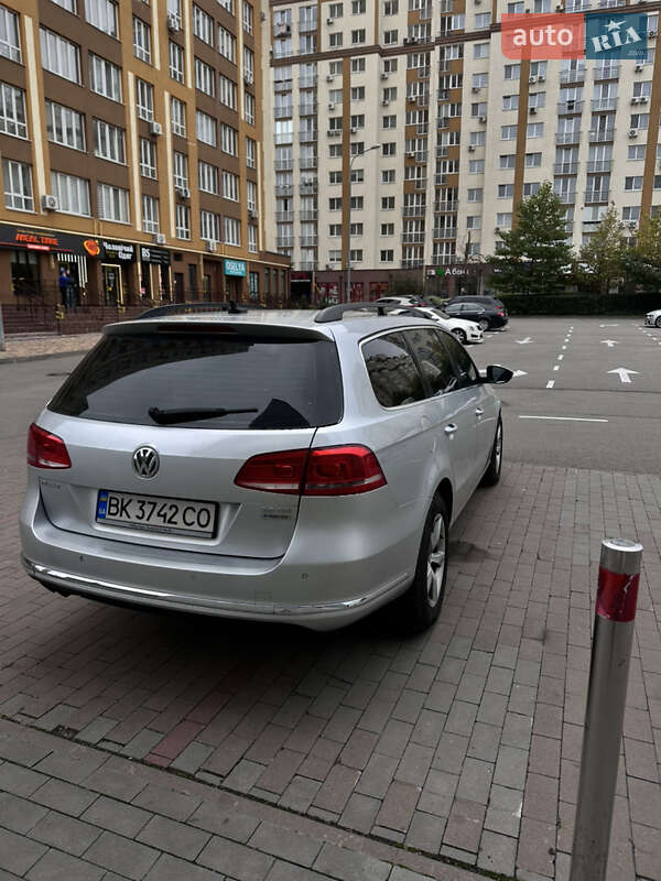 Универсал Volkswagen Passat 2012 в Киеве фото 4 Универсал Volkswagen Passat 2012 в Киеве