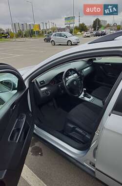 Універсал Volkswagen Passat 2009 в  фото 4 Універсал Volkswagen Passat 2009 в