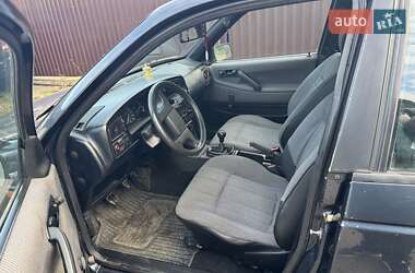 Седан Volkswagen Passat 1990 в  фото 5 Седан Volkswagen Passat 1990 в