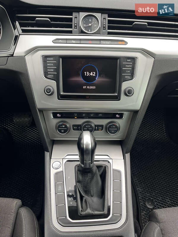 Универсал Volkswagen Passat 2016 в Тернополе