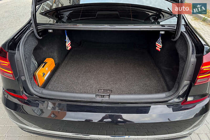 Седан Volkswagen Passat 2018 в Киеве фото 18 Седан Volkswagen Passat 2018 в Киеве