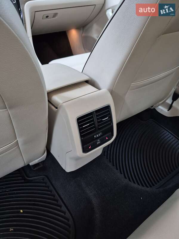 Седан Volkswagen Passat 2016 в Киеве