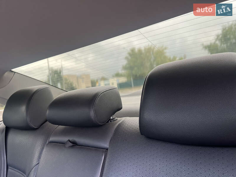 Седан Volkswagen Passat 2013 в Киеве