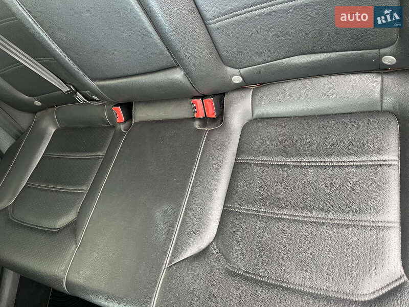 Седан Volkswagen Passat 2013 в Киеве