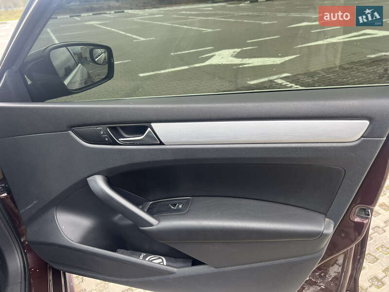 Седан Volkswagen Passat 2013 в Киеве