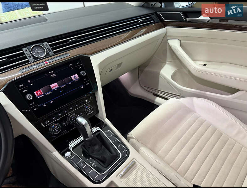 Универсал Volkswagen Passat 2018 в Стрые