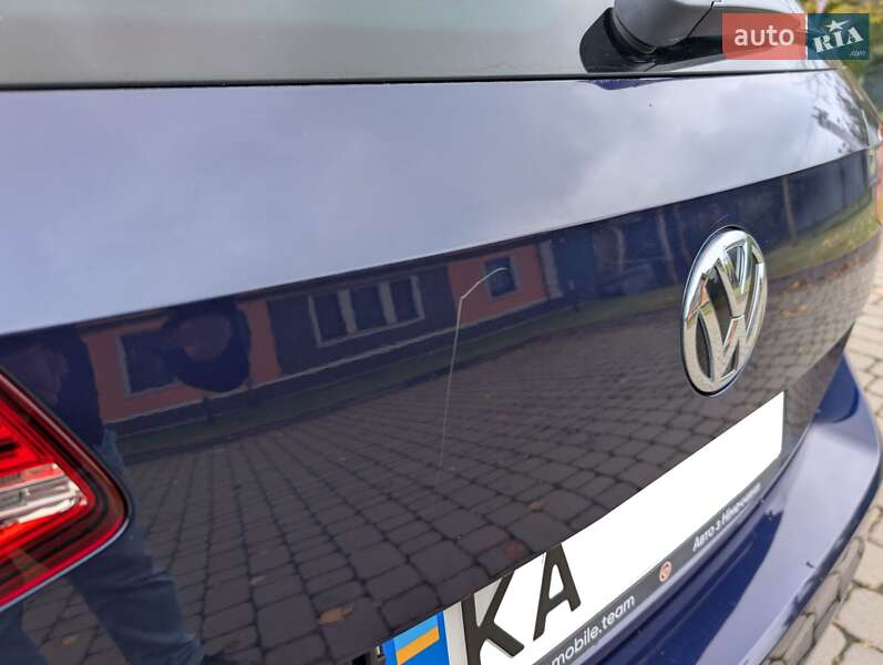 Универсал Volkswagen Passat 2018 в Киеве