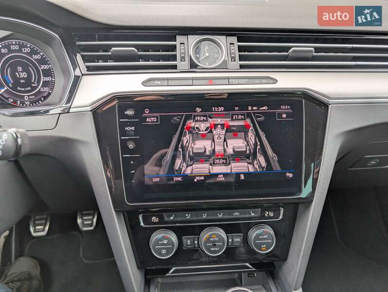 Универсал Volkswagen Passat 2018 в Киеве