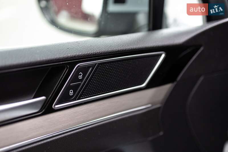 Универсал Volkswagen Passat 2018 в Зборове фото 48 Универсал Volkswagen Passat 2018 в Зборове