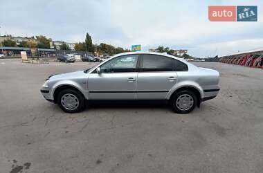 Седан Volkswagen Passat 2001 в Полтаве
