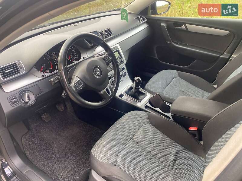 Універсал Volkswagen Passat 2013 в Тернополі