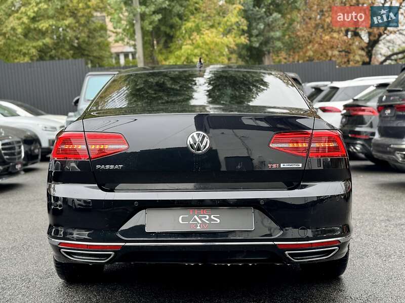 Седан Volkswagen Passat 2016 в Києві