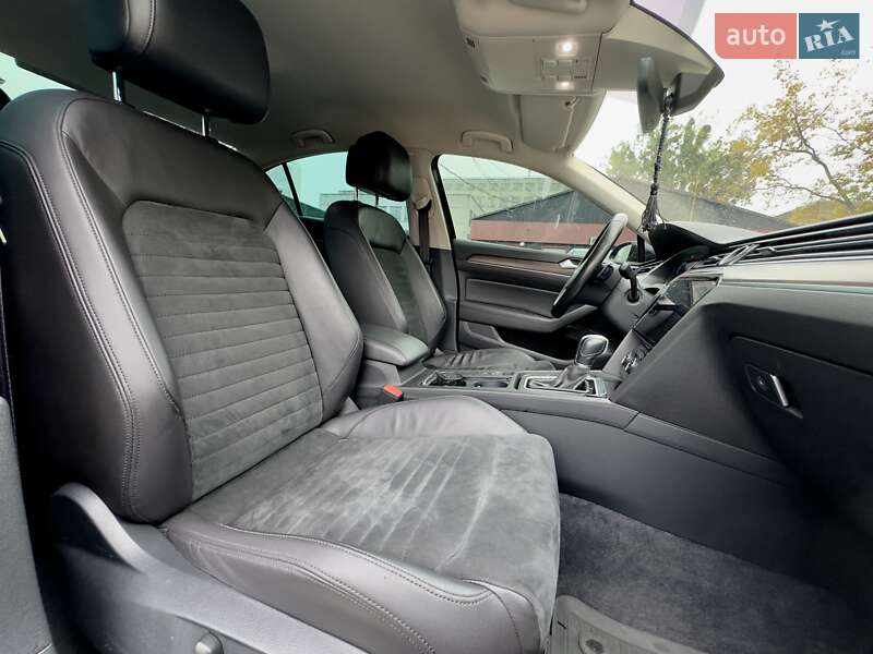 Седан Volkswagen Passat 2016 в Києві