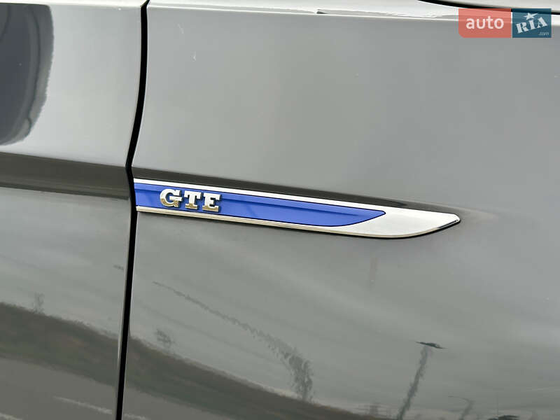 Универсал Volkswagen Passat 2020 в Киеве