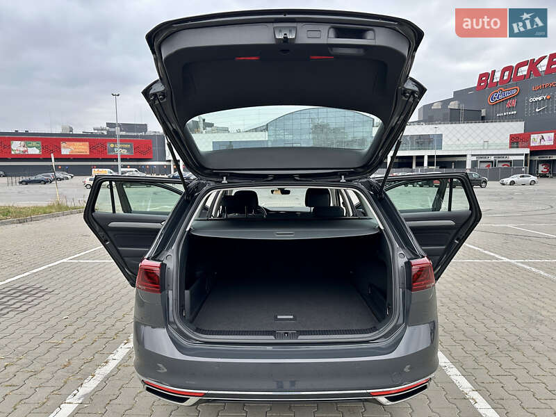 Универсал Volkswagen Passat 2020 в Киеве