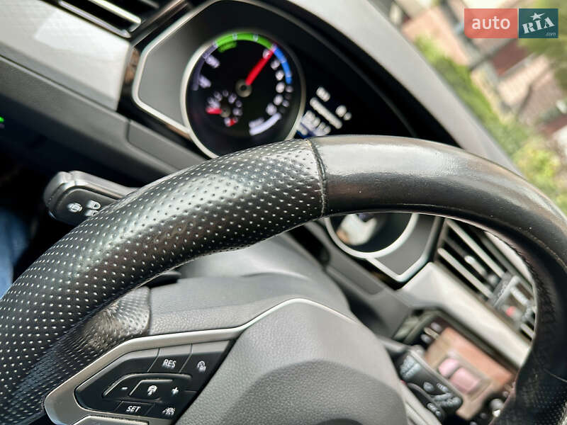 Универсал Volkswagen Passat 2020 в Киеве