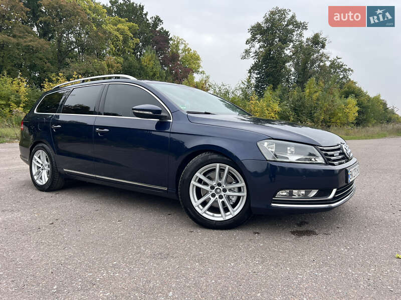 Универсал Volkswagen Passat 2011 в Дубно