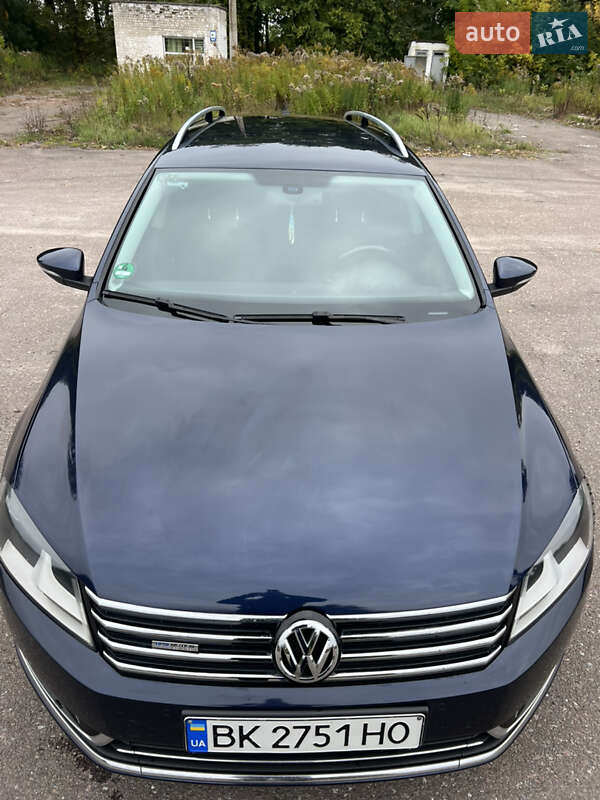 Универсал Volkswagen Passat 2011 в Дубно