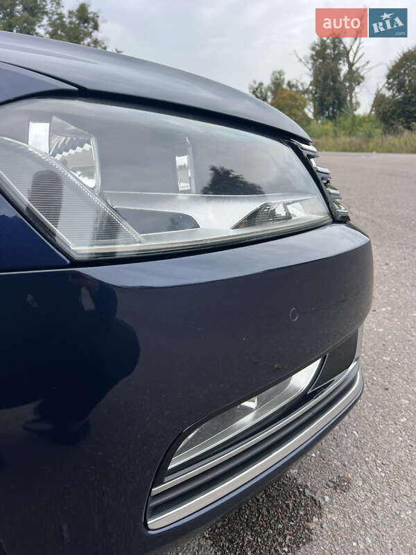 Универсал Volkswagen Passat 2011 в Дубно