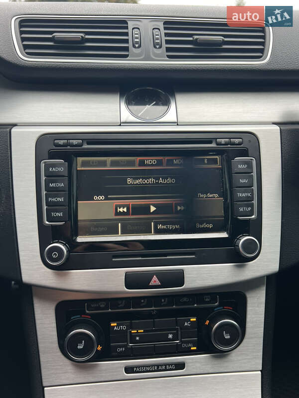 Универсал Volkswagen Passat 2011 в Дубно