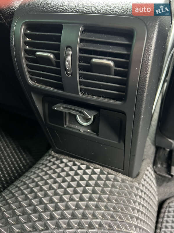 Универсал Volkswagen Passat 2011 в Дубно