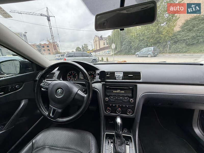 Седан Volkswagen Passat 2013 в Тернополі