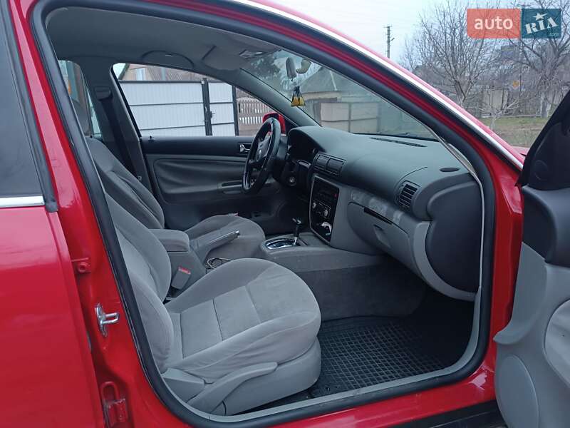 Универсал Volkswagen Passat 2001 в Киеве