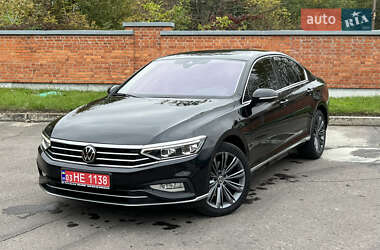 Седан Volkswagen Passat 2021 в Дрогобыче