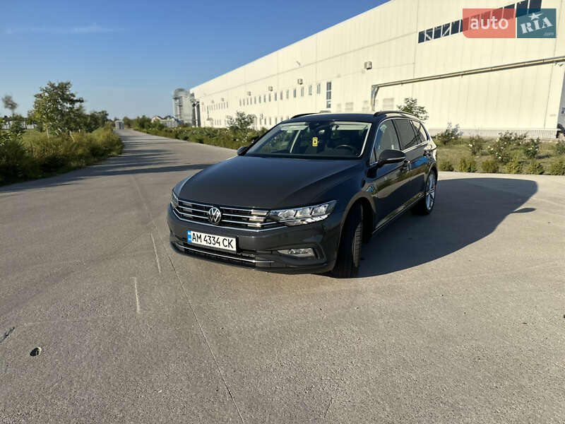 Универсал Volkswagen Passat 2021 в Коростене