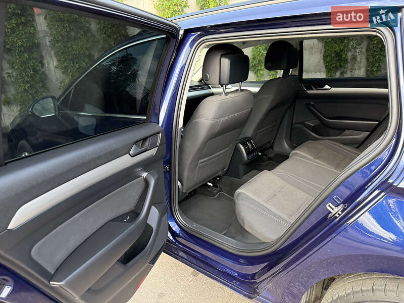 Універсал Volkswagen Passat 2019 в Рівному фото 31 Універсал Volkswagen Passat 2019 в Рівному