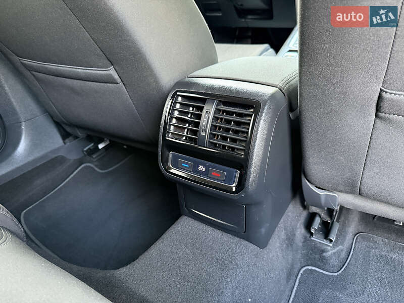 Універсал Volkswagen Passat 2019 в Рівному фото 40 Універсал Volkswagen Passat 2019 в Рівному