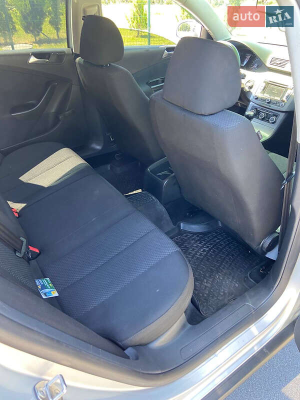 Універсал Volkswagen Passat 2010 в Вінниці