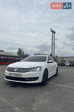 Седан Volkswagen Passat 2012 в Горішніх Плавнях