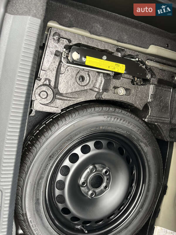 Седан Volkswagen Passat 2011 в Радивилове