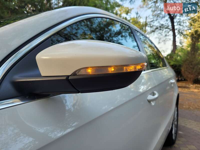 Седан Volkswagen Passat 2014 в Запорожье