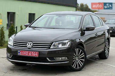Седан Volkswagen Passat 2014 в Луцке