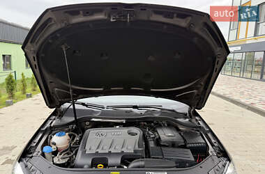 Седан Volkswagen Passat 2014 в 