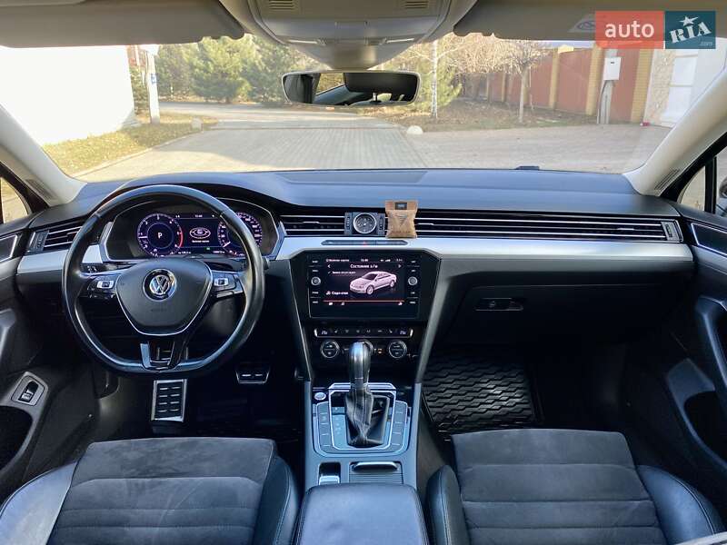 Седан Volkswagen Passat 2015 в Черноморске