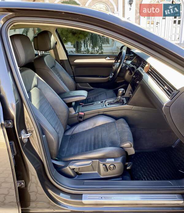 Седан Volkswagen Passat 2015 в Черноморске