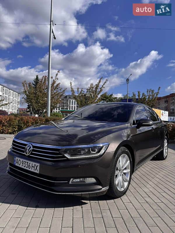 Седан Volkswagen Passat 2017 в Ужгороді