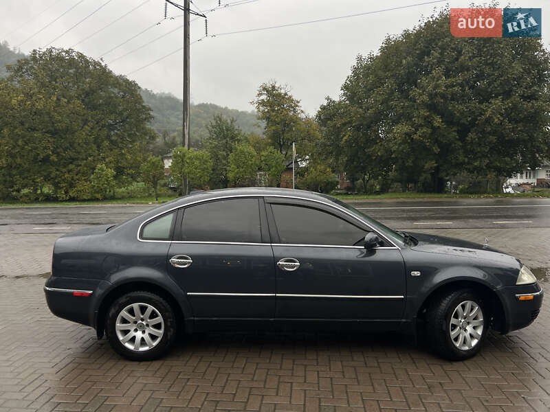 Седан Volkswagen Passat 2001 в Вижнице