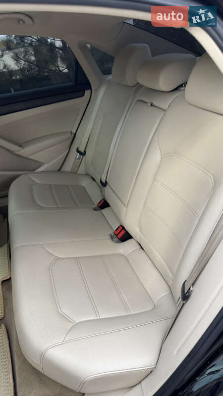 Седан Volkswagen Passat 2015 в Дніпрі