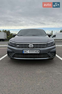 Седан Volkswagen Passat 2017 в Луцьку