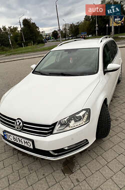 Универсал Volkswagen Passat 2011 в Дрогобыче