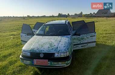 Универсал Volkswagen Passat 1994 в Романове